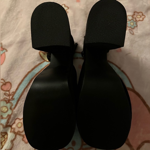 unif platform heels - Picture 5 of 7